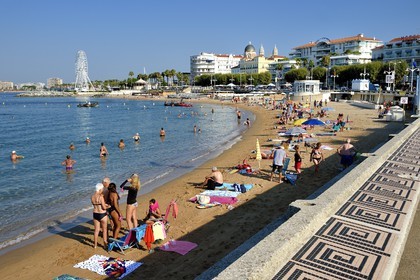 France, Var (83), Saint-Raphaël, Promenade Jean De Lattre de Tassigny, Plage Veillat