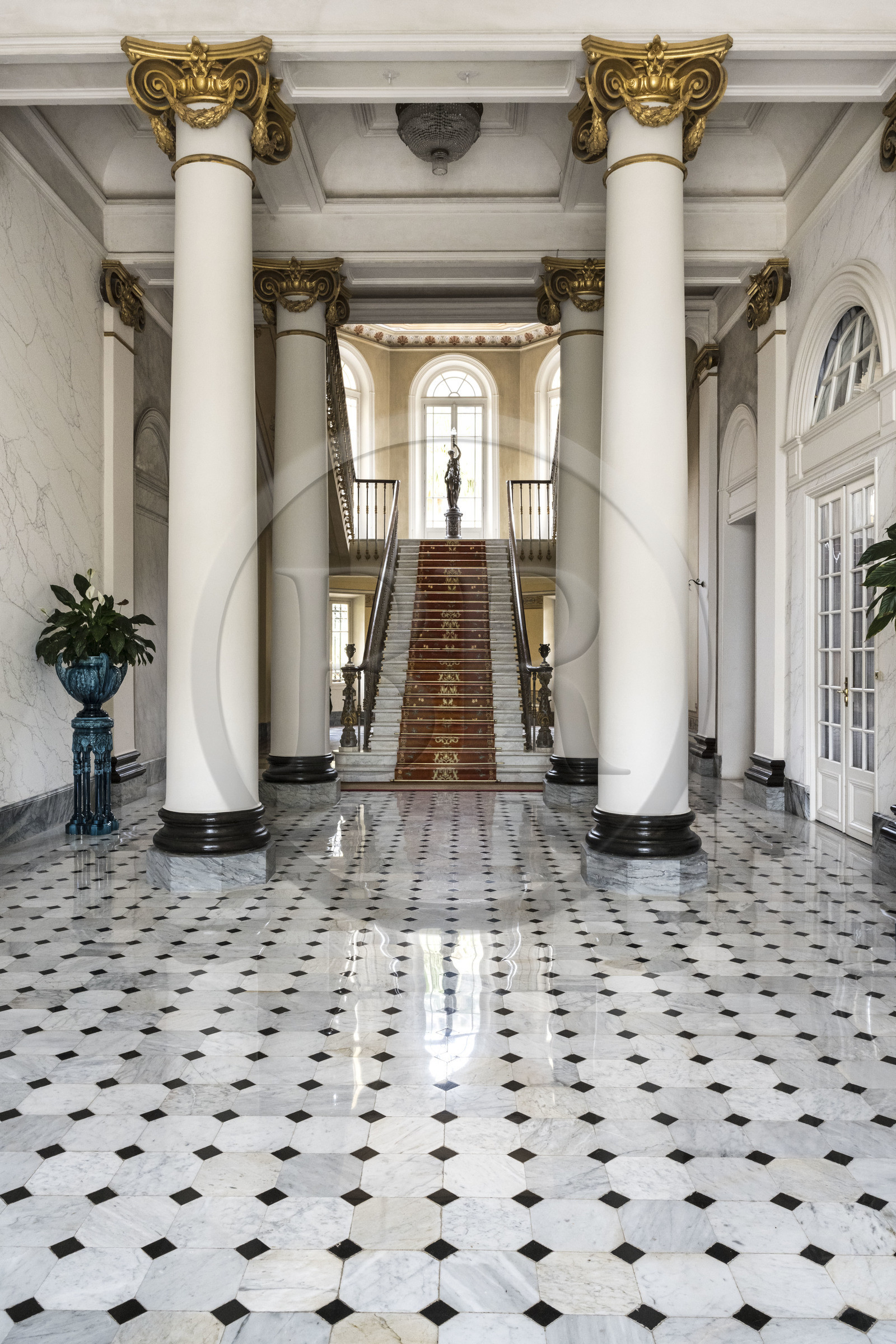 France, Alpes-Maritimes (06), Cap d'Ail, hall d'entrée de l'ancien hotel de luxe Eden Palace