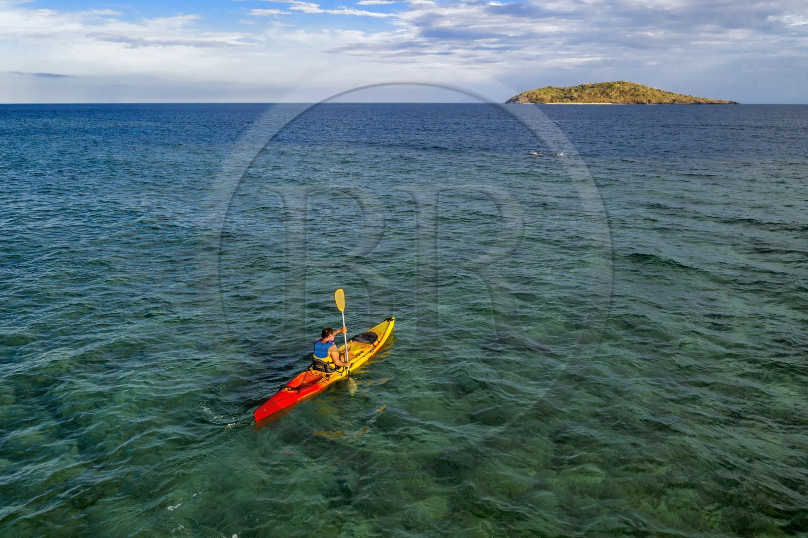 France, Ile de Mayotte, Grande-Terre, Nyambadao, kayak en bordure de la plage de Sakouli et ilot de Bandrélé en arrière plan (vue aérienne)
