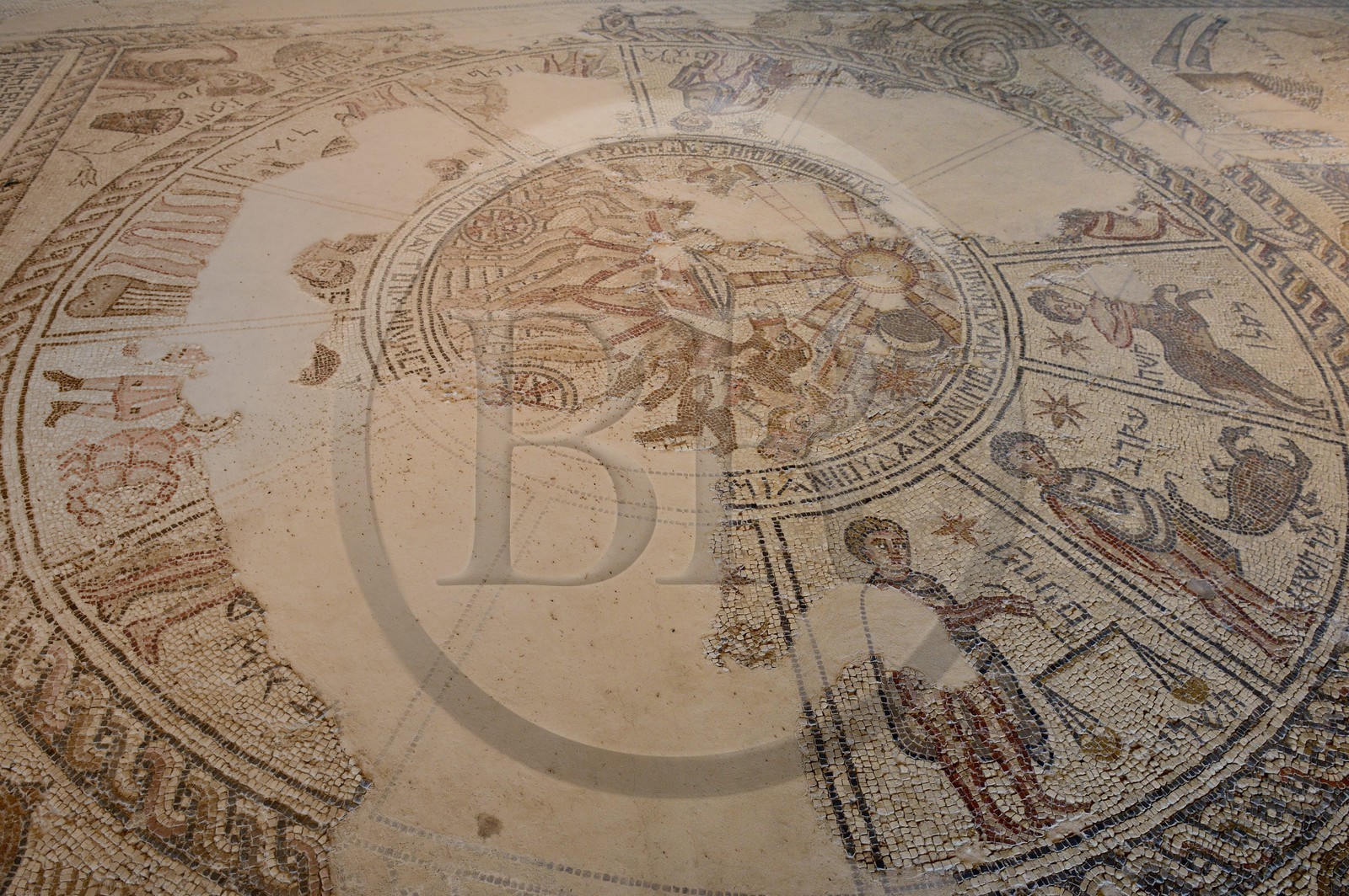 Israel, district du nord, Galilée, Nazareth, Zippori (Tzippori ou Sepphoris) National Park, Mosaique d'une roue de zodiaque dans la grande synagogue de Tzippori, 5e siècle de notre ère