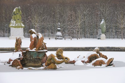 France, Yvelines (78), château de Versailles, classé Patrimoine Mondial de l'UNESCO, le bassin d'Apollon par Tuby avec le char d'Apollon
