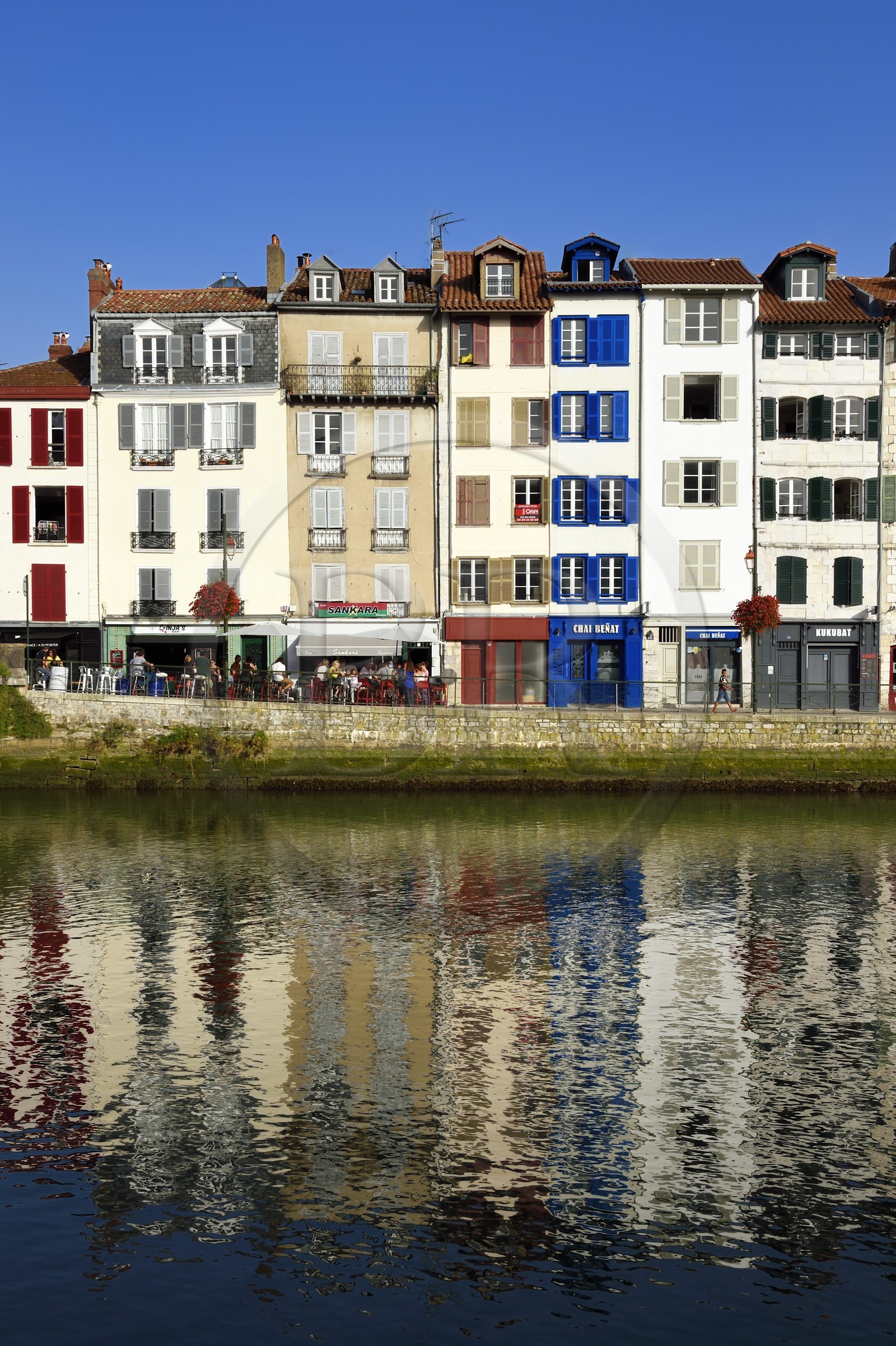 France, Pyrénées-Atlantiques (64), Pays-Basque, Bayonne, les quais de la Nive, quai Augustin Chaho