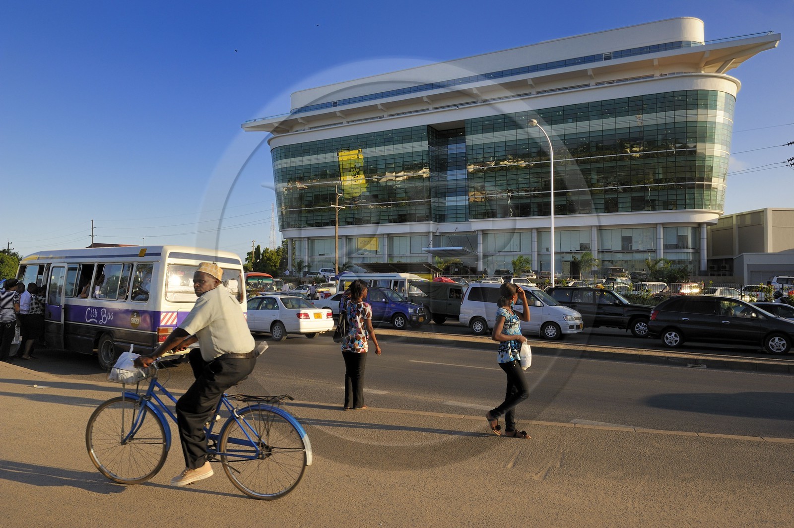 Tanzanie, Dar es-Salaam, le Zain Building sur Bagaloyo road