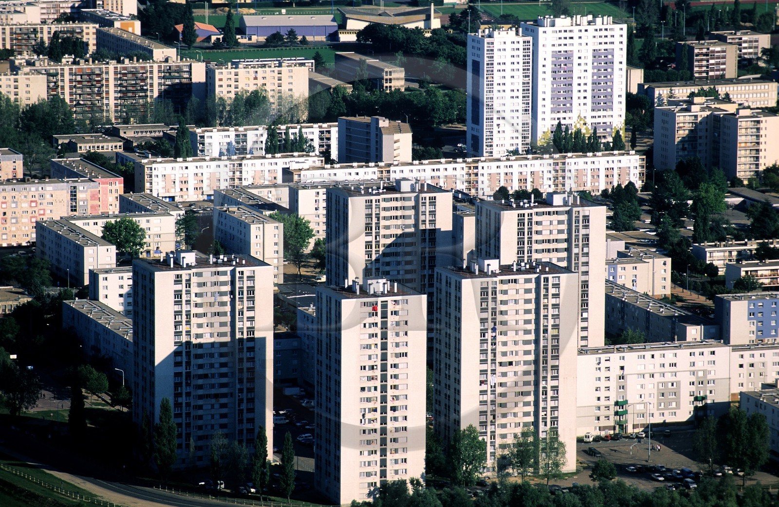 France, Yvelines (78), Parc naturel régional du Vexin français, cités de Mantes-la-Jolie (vue aérienne)