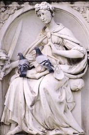 Italie, Toscane, Sienne, Fontaine Fonte Gaia, copie 19ème åuvre de Jaccopo della Quercia