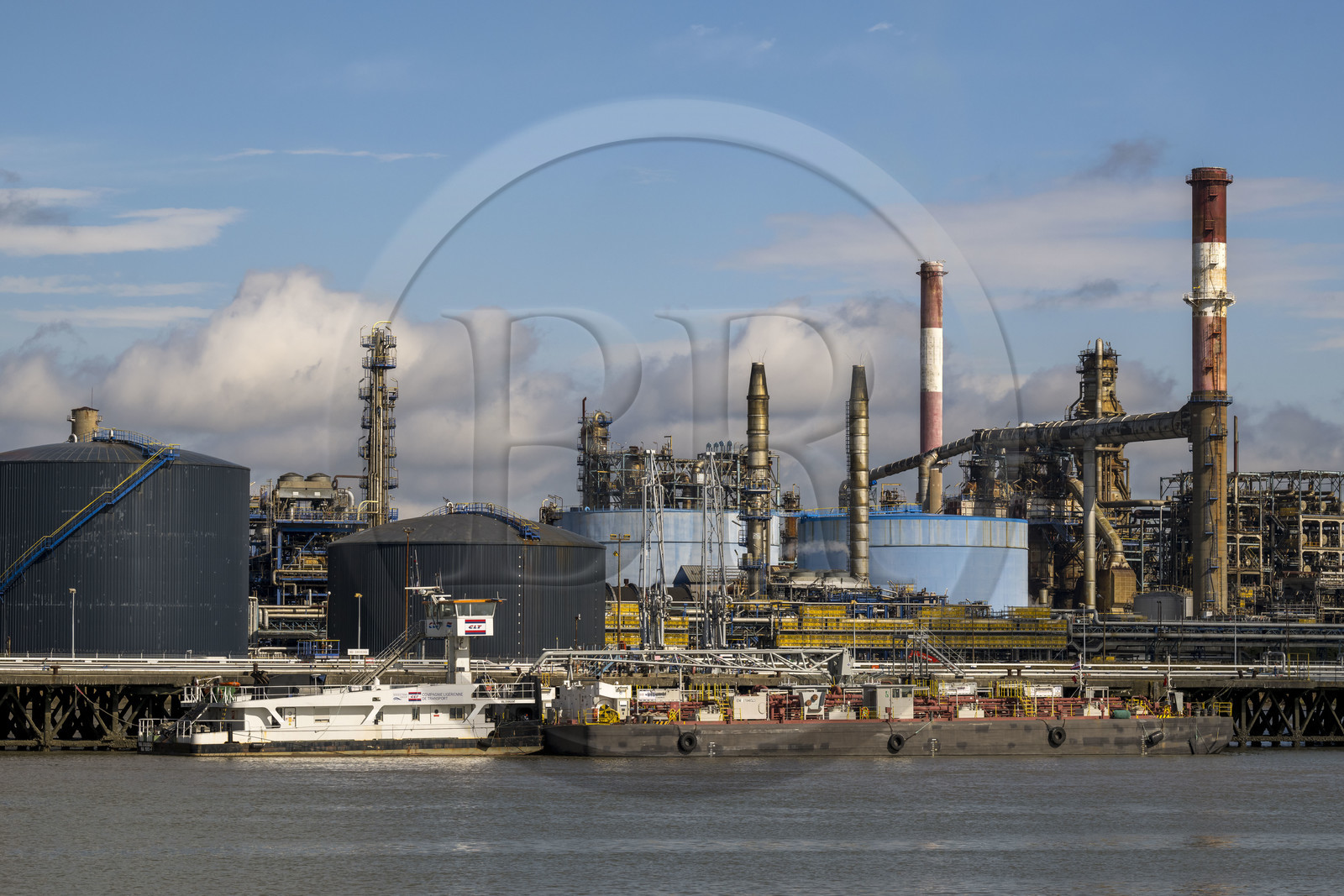 France, Loire-Atlantique (44), Estuaire de la Loire, Saint-Nazaire, le terminal pétrolier et raffinerie Total Energie de Donge