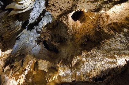 France, Dordogne (24), Périgord Vert, Villars, Grotte de Villars, concrétions dans les grottes, stalactites