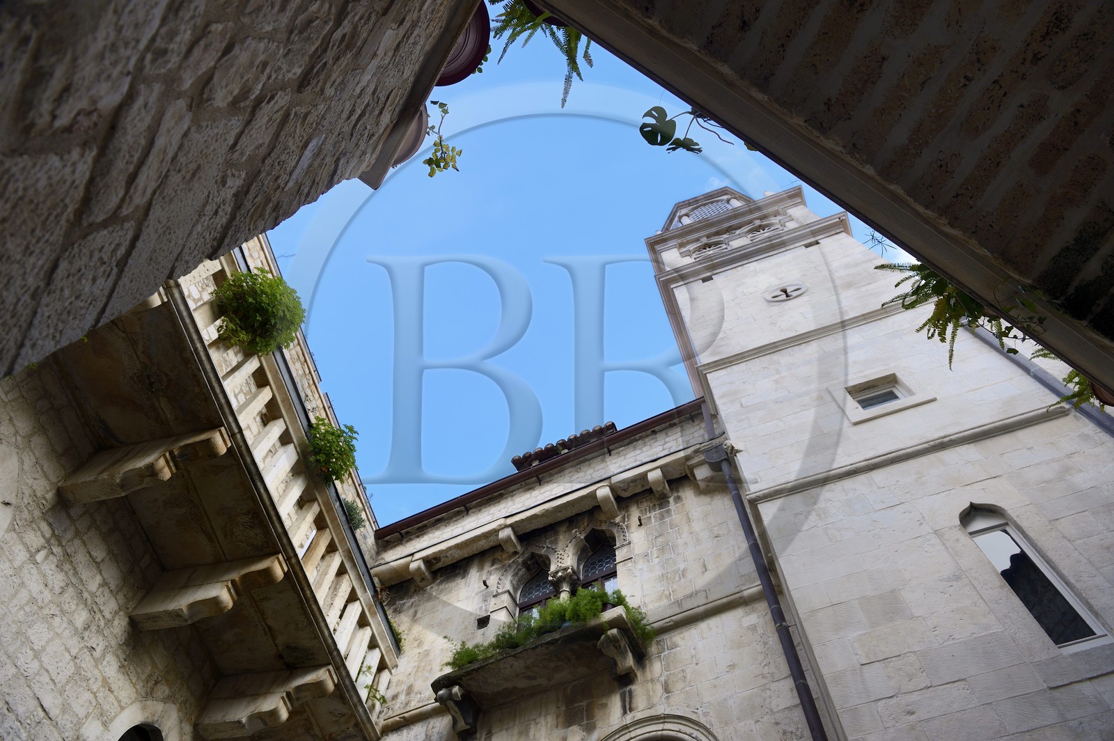 Croatie, Dalmatie, côte dalmate, Trogir, centre historique classé Patrimoine Mondial de l'UNESCO, Couvent bénédictin St Nicolas