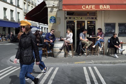 France, Paris (75), terrasse du Café bar restaurant le Saint-Gervais rue vieille du temple