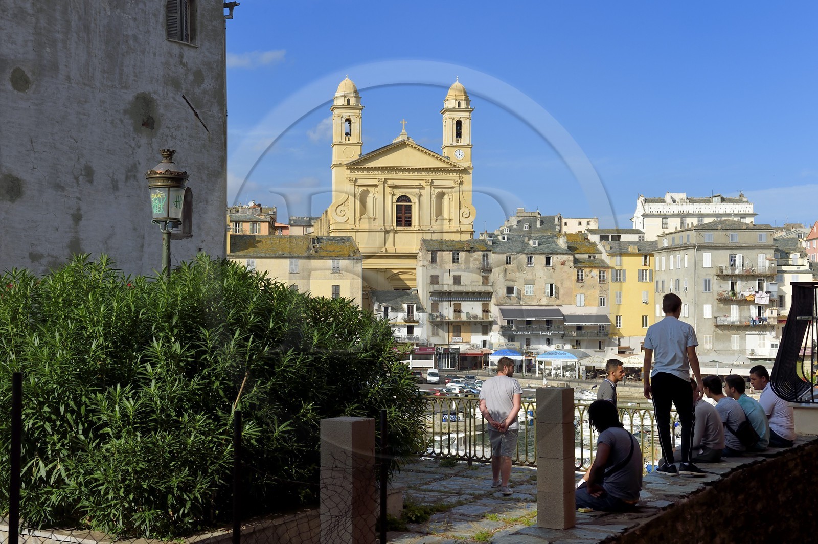 France, Haute-Corse (2B), Bastia, quartier de Terra-Vecchia, le Vieux-Port dominé par l'église Saint-Jean-Baptiste
