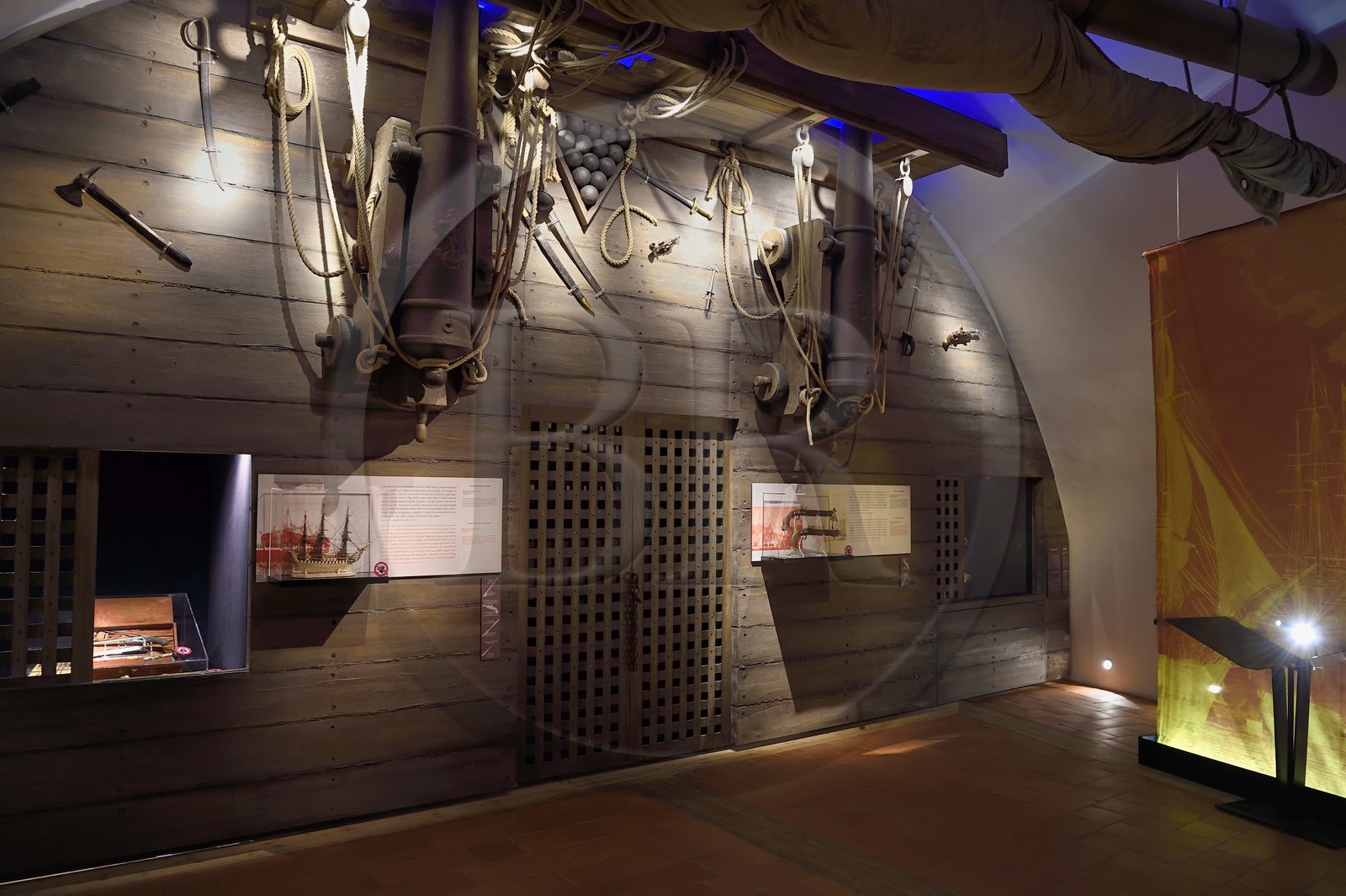 France, Var (83), Saint-Tropez, citadelle du XVIe siècle, musée d'Histoire maritime tropézienne, pièce illustrant la marine de guerre