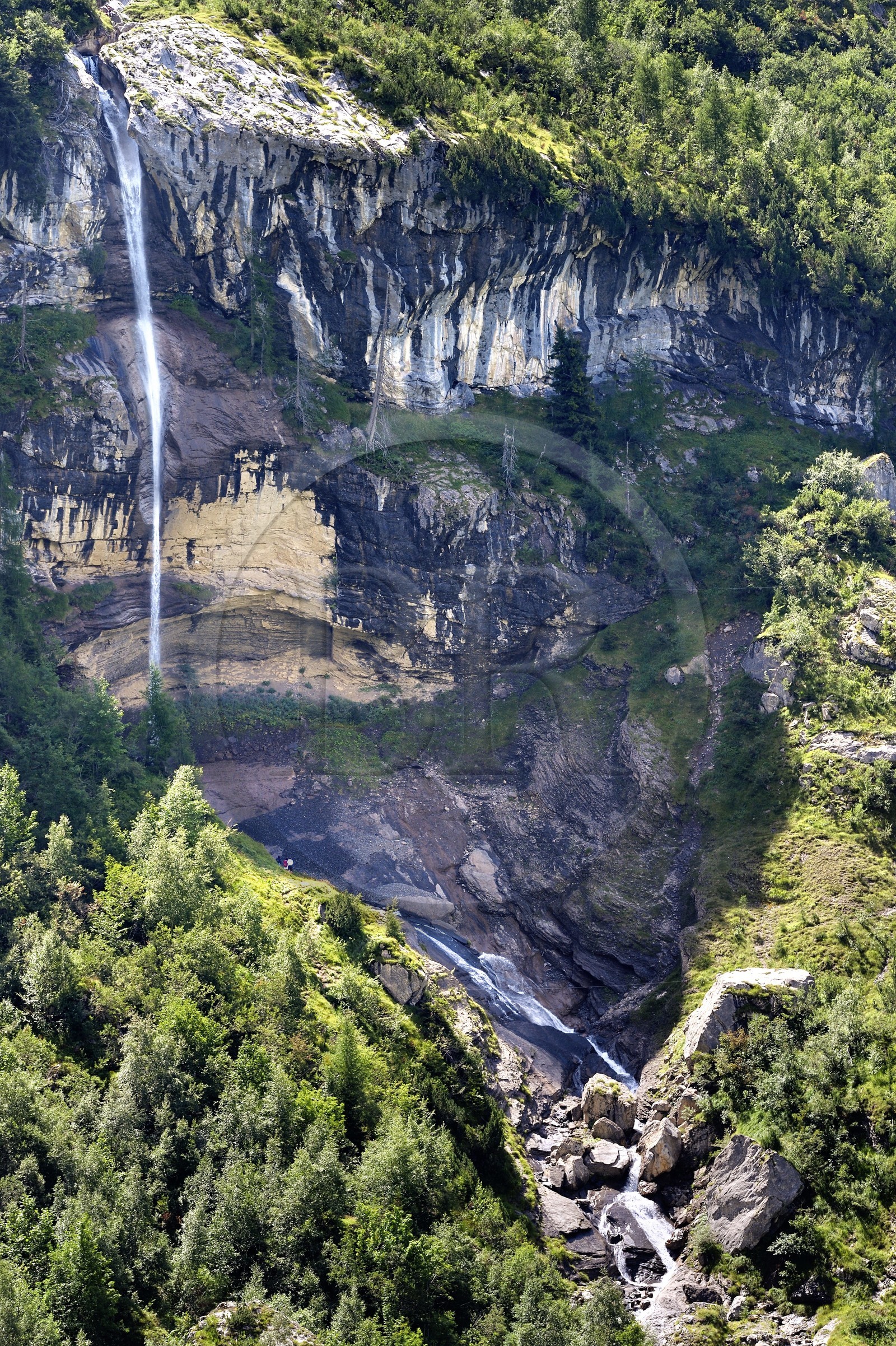 Suisse, Canton de Vaud, Ormont-Dessus, Les Diablerets, Cascade du Dar