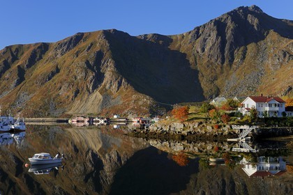 Norvège, Nordland, Iles Lofoten, port de pêche de Ballstad dans l'île de Vestvagoy
