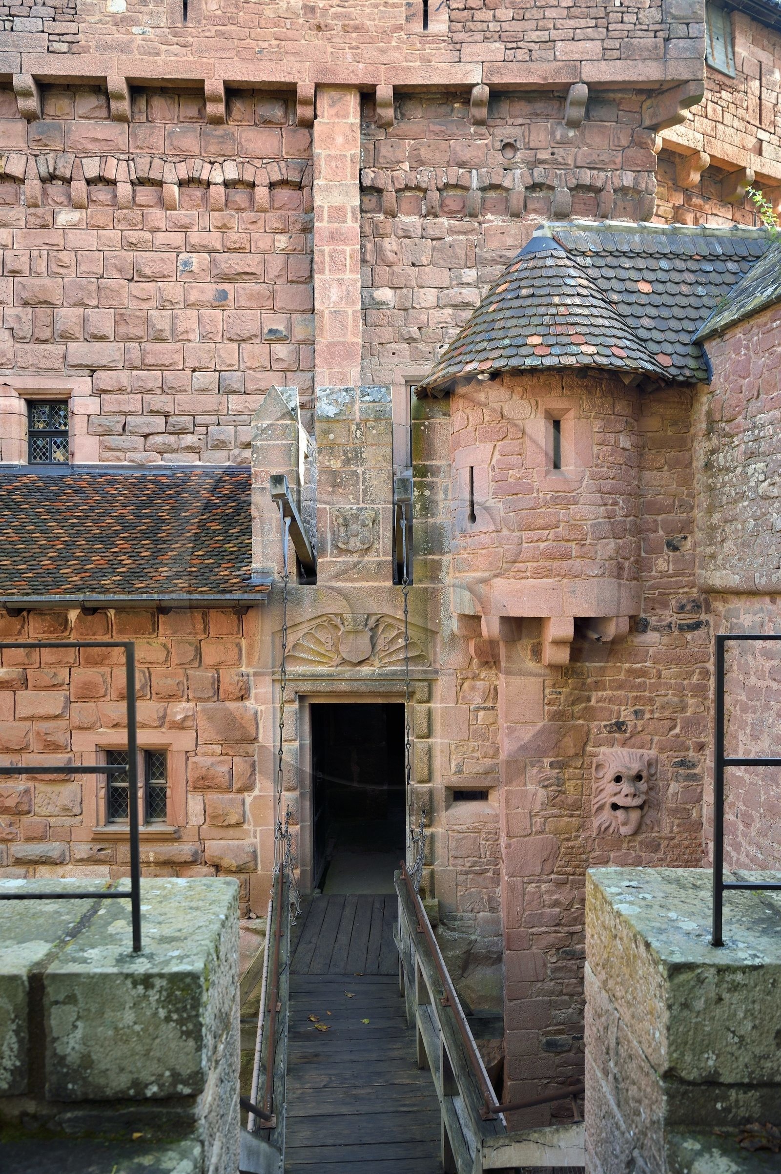 France, Bas-Rhin (67), Orschwiller, le chateau du Haut-Koenigsbourg, porte de la Fosse aux ours