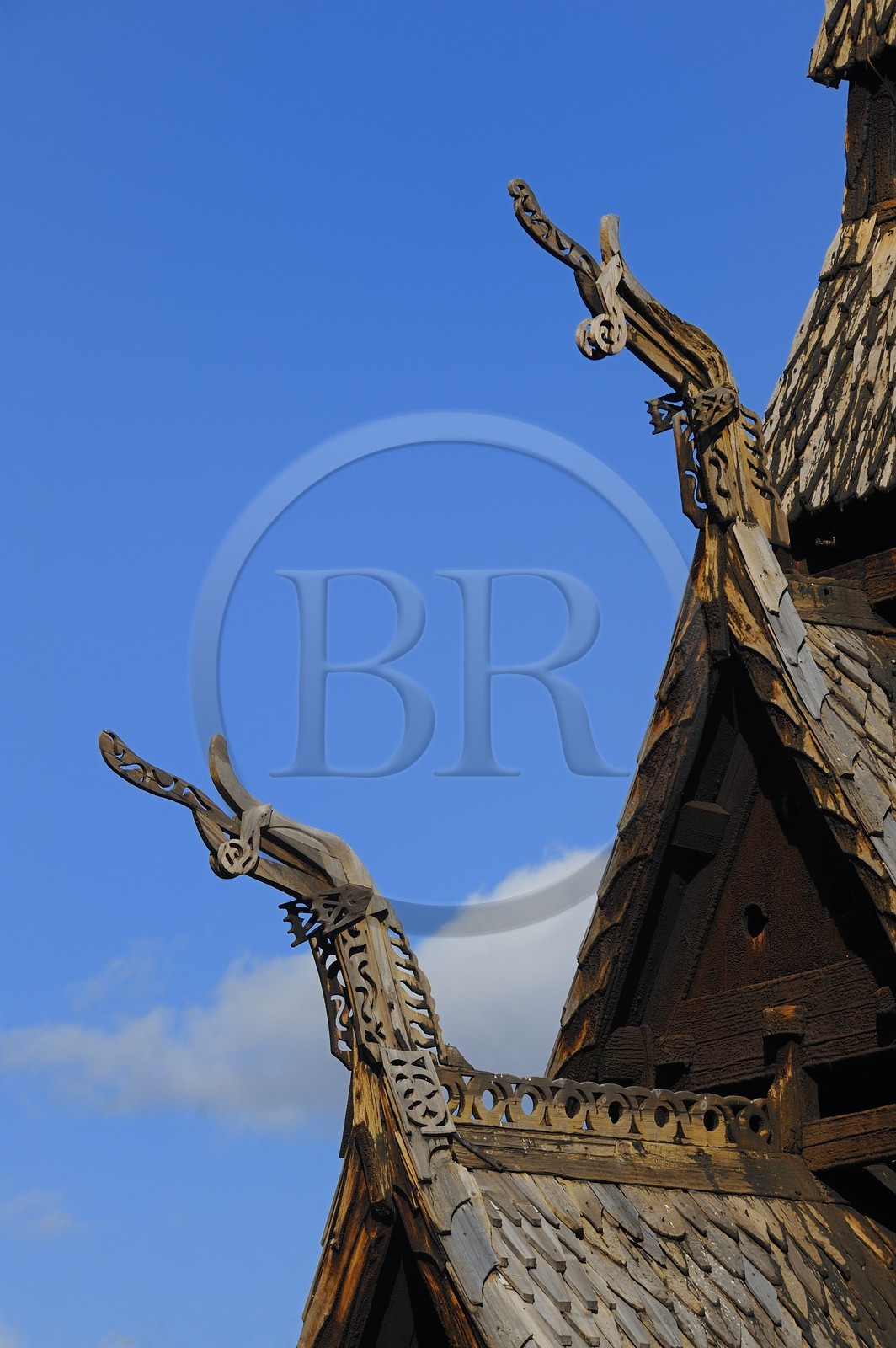 Norvège, comté de Sogn Og Fjordane, église en bois debout ou stavkirke (1130) de Borgund aux motifs vikings de l’ère pré-chrétienne