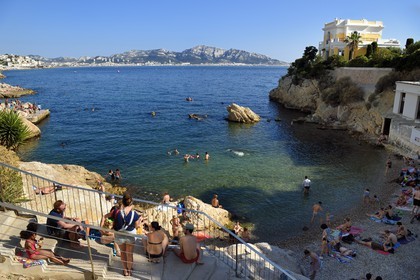 France, Bouches-du-Rhône (13), Marseille, quartier d'Endoume, Malmousque, Anse de Maldormé dominé par la Villa Petite Ourse