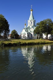 France, Bas-Rhin (67), Strasbourg, Quartier des Quinze, l’église orthodoxe de Tous-les-Saints au bord du canal de la Marne au Rhin