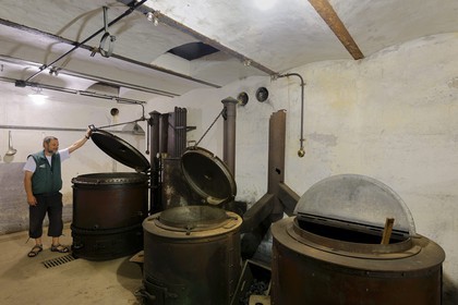 France, Bas-Rhin (67), le Fort de Mutzig,  cuisine d'un des abris d'infanterie dans la Feste