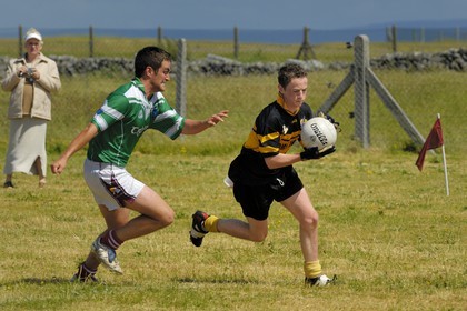 Irlande, Comté de Galway, Aran Islands, Inishmore, match de football gaélique