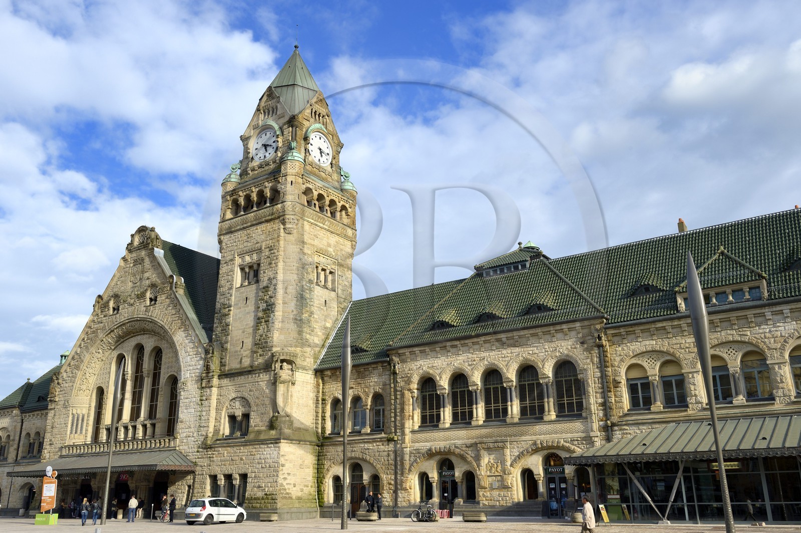 France, Moselle (57), Metz, quartier impérial, la gare de Metz, édifiée de 1905 à 1908 par l'architecte berlinois Jurgen Kruger est inscrite monument historique