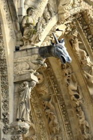 France, Marne (51), Reims, la cathédrale Notre-Dame de Reims, classée Patrimoine Mondial de l'UNESCO, gargouille plomb et zinc (XIXème siècle) sur la facade occidentale