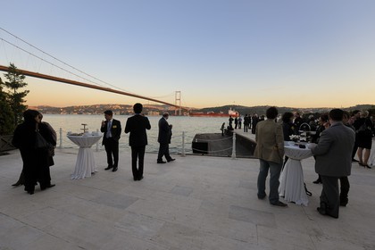 Turquie, Istanbul, Marmara Esma Sultan par le cabinet d'architectes GAD Global Architectural Development sous le pont du Bosphore