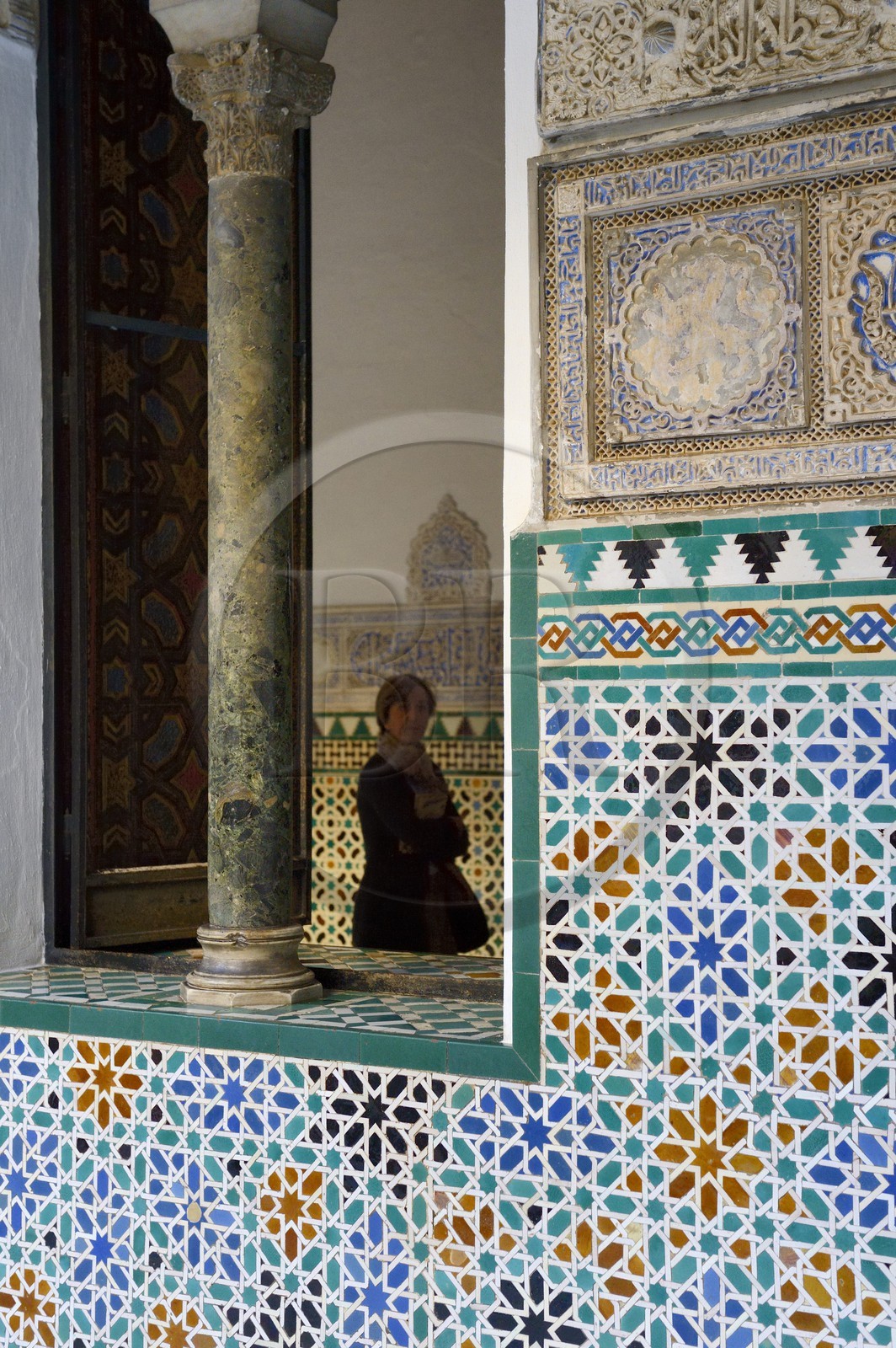 Espagne, Andalousie, Séville, Alcazar de Séville (Reales Alcazares de Sevilla), classé Patrimoine Mondial de l'UNESCO, zelliges de la Cour des Demoiselles (Patio de las Doncellas)