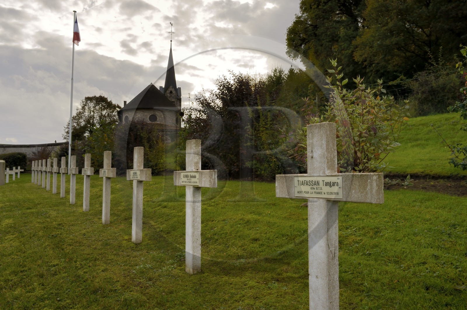 France, Meuse (55), Parc régional de Lorraine, Cotes de Meuse, Saint-Remy-la-Calonne, Nécropole nationale où repose l'écrivain Alain-Fournier, tombe d'un tirailleur sénégalais