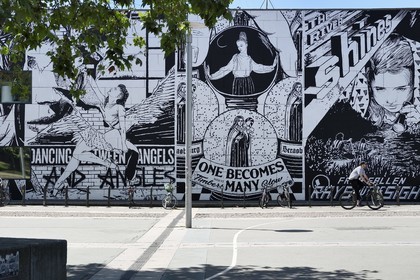 France, Bas-Rhin (67), Strasbourg, Musée d'Art Moderne et Contemporain de Strasbourg (MAMCS) de l'architecte Adrien Fainsilber, fresque réalisée par le collectif new-yorkais FAILE, une oeuvre intitulée From the air we share