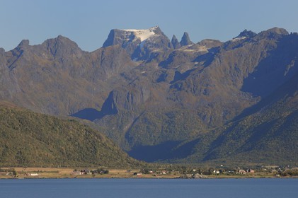 Norvège, Troms, côte sud de l'ile Hinnoya, Moysalen National Park et le mont Moysalen 1262m