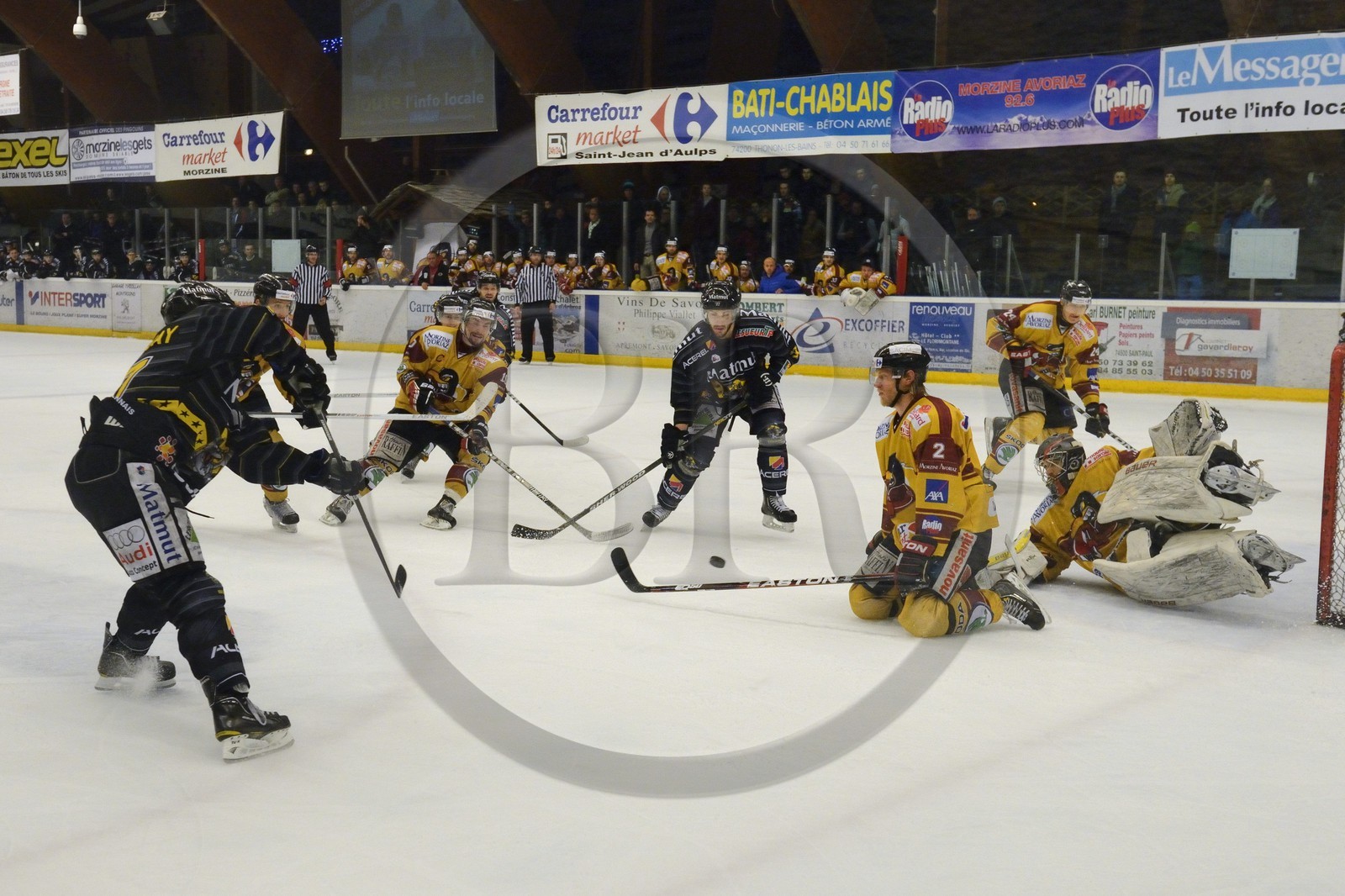 France, Haute-Savoie (74), Morzine, match de hockey sur glace du Hockey Club Morzine-Avoriaz appelé les Pingouins