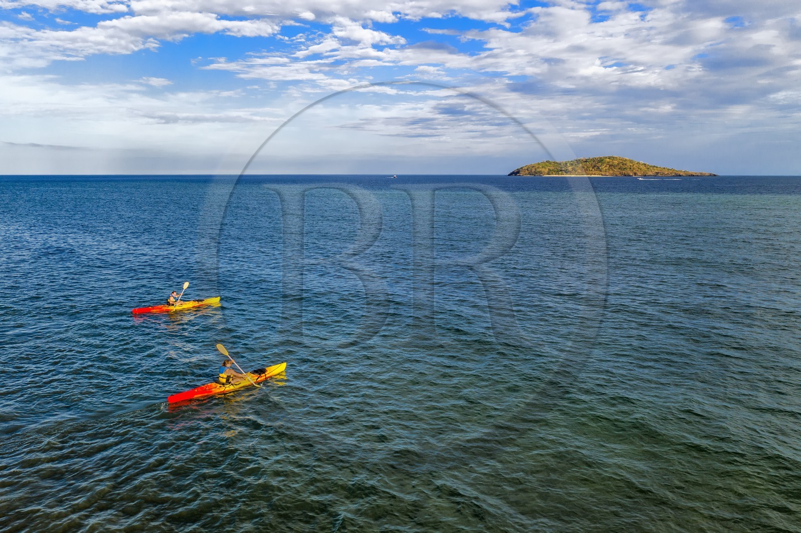 France, Ile de Mayotte, Grande-Terre, Nyambadao, kayak en bordure de la plage de Sakouli et ilot de Bandrélé en arrière plan (vue aérienne)