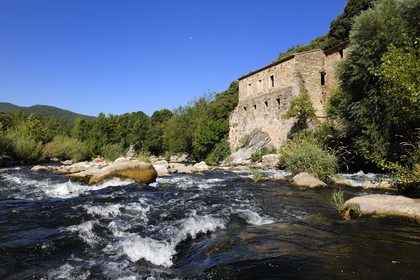 France, Hérault (34), vallée de l' Orb, descente en canoë-kayak de la rivière Orb au moulin de Travassac à Mons la Trivalle