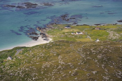 Royaume-Uni, Ecosse, Hébrides extérieures, plage sur l'Ile de Eriskay (vue aérienne)