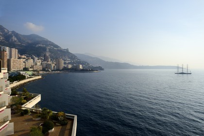 Principauté de Monaco, Monaco, Monte-Carlo, l'Hotel Fairmont domine la rade de Monaco