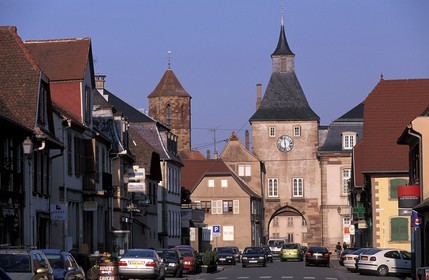 France, Bas-Rhin (67), village de Rosheim, la porte du lion, rue du Général de Gaulle