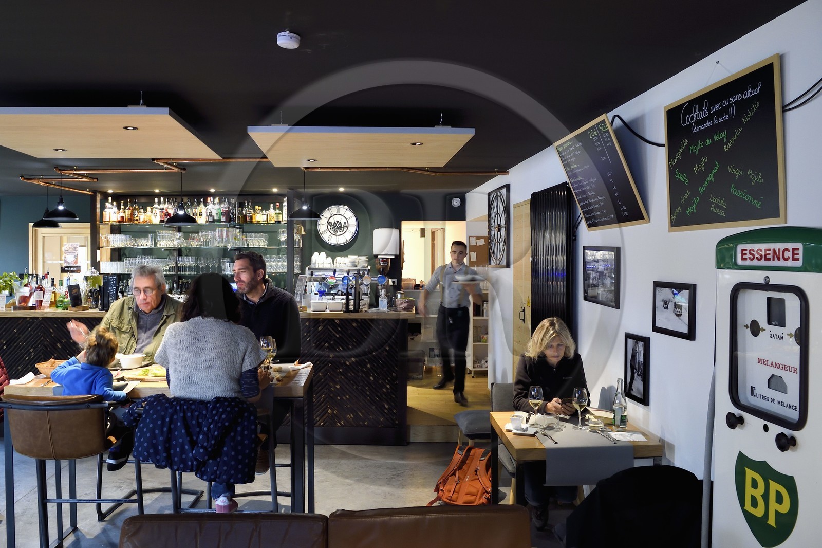 France, Haute-Loire (43), Saint-Bonnet-le-Froid, le BP Bar de Païs de Régis et Jacques Marcon