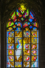 France, Nièvre (58), Nevers, cathédrale Saint-Cyr-et-Sainte-Julitte, vitraux contemporains, Chapelle de la Pentecôte par l'artiste Jean-Michel Alberola et Dominique Duchemin (Maître-verrier)