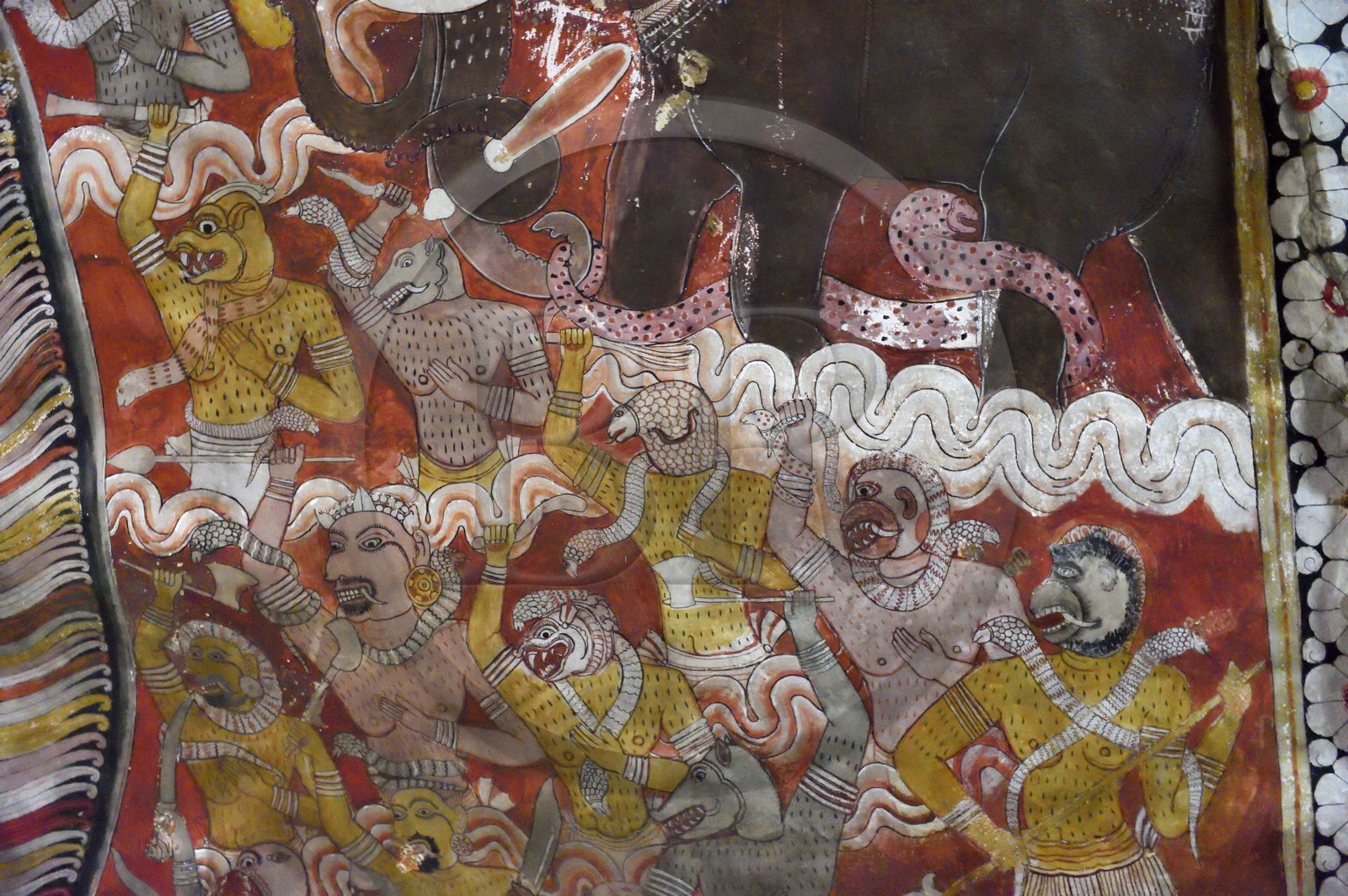Sri Lanka, province du centre, district de Matale, Dambulla, Temple du Rocher Royal aussi appelé Ran Giri (Rocher doré) classé patrimoine mondial de l'UNESCO, la grotte n°2 Maharaja Viharaya, détail des fresques sur les paroies de la grotte