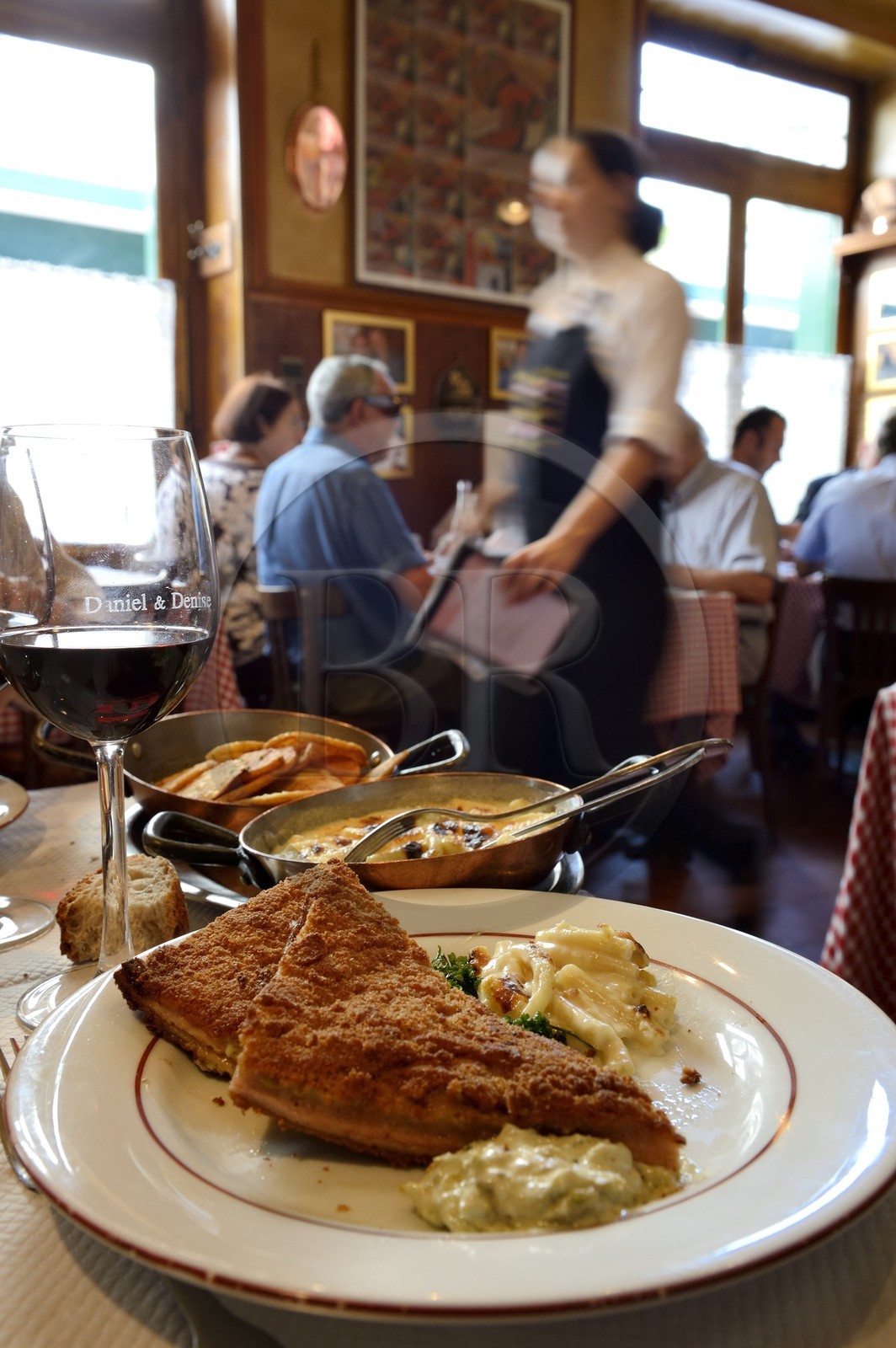 France, Rhône (69), Lyon, Restaurant bouchon lyonnais Daniel et Denise du chef Joseph Viola, meilleur ouvrier de France 2004, tablier de sapeur est une spécialité culinaire lyonnaise à base de gras-double