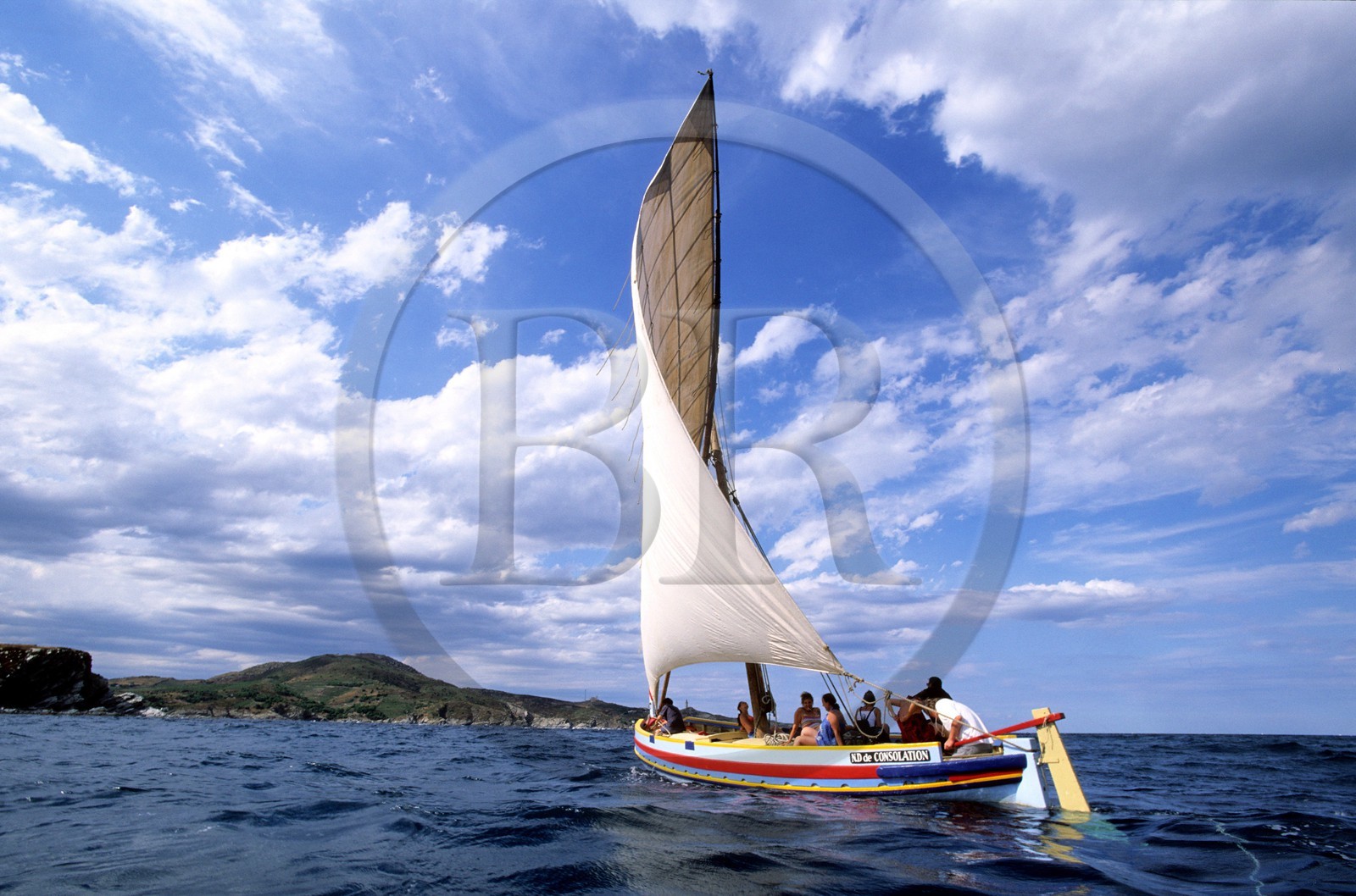 France, Pyrénées-Orientales (66), Banyuls-sur-Mer, barque catalane sur le côte Vermeille