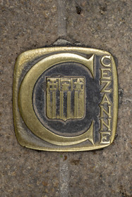 France, Bouches-du-Rhône (13), Aix en Provence, un des clous estampillés C qui retracent la vie de Paul Cezanne à Aix en proposant un parcours