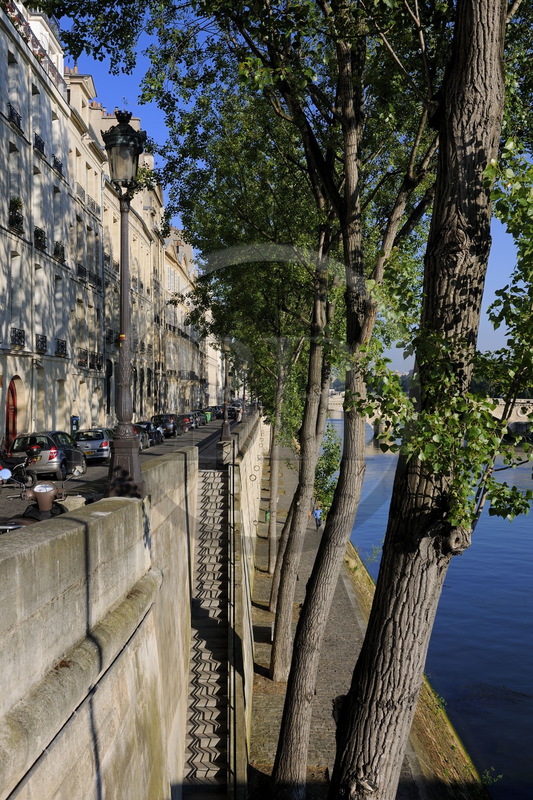 France, Paris (75), île Saint Louis, quai d'Anjou