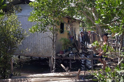 Philippines, Calamian Islands dans le nord de Palawan, Uson Island dans la baie de Coron, village de Barangay Lajala, quartier des pêcheurs