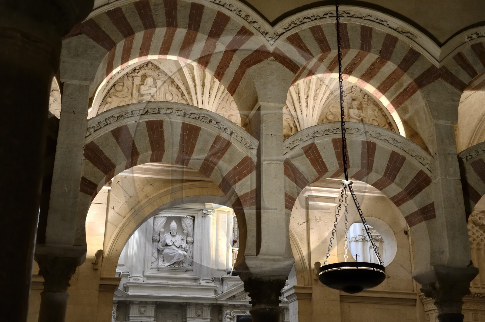 Espagne, Andalousie, Cordoue, centre historique classé Patrimoine Mondial de l'UNESCO, la Mezquita, mosquée-cathédrale, intégration de la cathédrale dans la mezquita