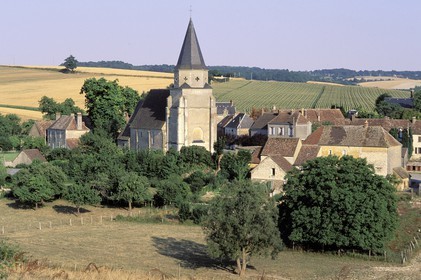 France, Eure-et-Loir (28), Marolles-les-Buis, village au milieu des champs