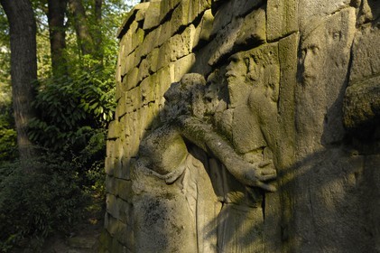 France, Paris (75), monument construit dans le square Samuel de Champlain le long du Père Lachaise, avec les pierres originales du mur des Fédérés