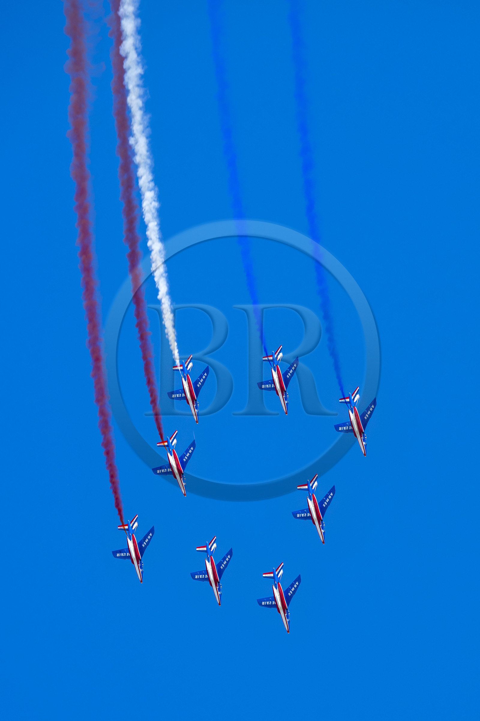 France, Bouches-du-Rhône (13), Salon-de-Provence, base aerienne 701, base de la Patrouille de France (PAF pour Patrouille acrobatique de France) de l'Armée de l'air et de l'espace française, les avions Alphajet volent en formation Losange
