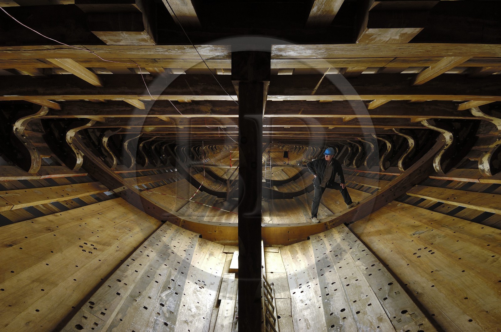 France, Charente-Maritime (17), Rochefort, le quartier de l'Arsenal, chantier de l'Hermione, l'intérieur de la coque