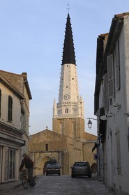 France, Charente-Maritime (17), Ile de Ré, Ars-en-Ré, l'église Saint-Etienne